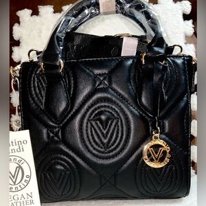 Beautiful medium sized tote